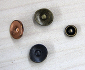 دکمه های فلزی پرچ سفارشی لباس تخت / 3D برای پوشاک