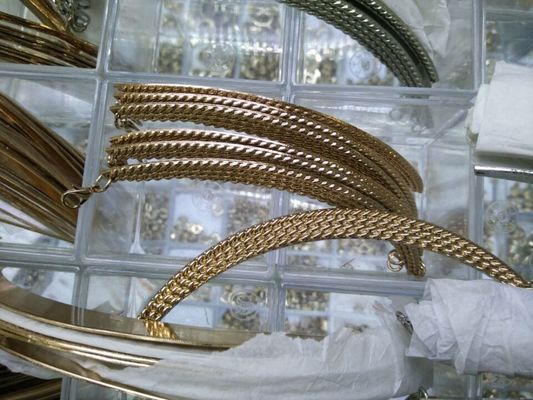 آلیاژ نیمه فلزی بیضی تر و تمیز سازگار با محیط زیست با اختلالات گل طلا