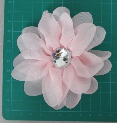 نوعی پارچه ابریشمی خوشه مصنوعی گل صورتی، پین پارچه سنگ مصنوعی بیرنگ و corsages گل
